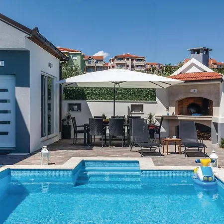 Three-bedroom In Spalato