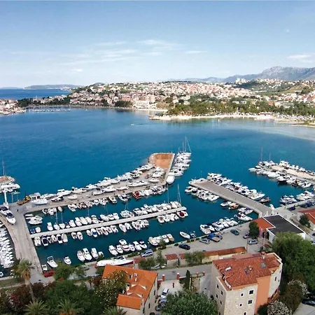 Appartamento Three-bedroom In Spalato