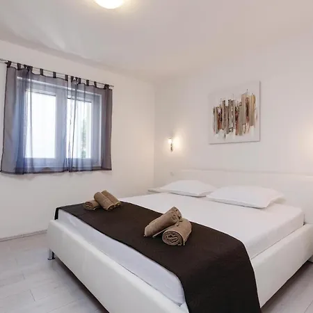 Appartamento Three-bedroom In Spalato