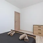 Three-bedroom In Appartement