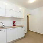 Three-bedroom In Appartement