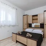 Appartement Three-bedroom In
