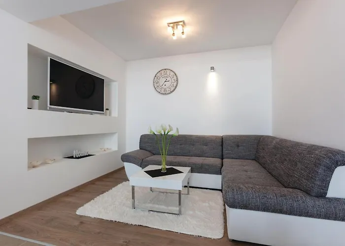 Three-bedroom In Apartman